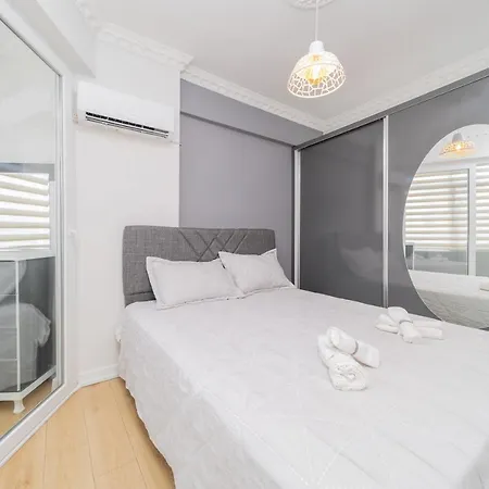 Refreshing Flat Close To Kaleici In Muratpasa * אנטליה