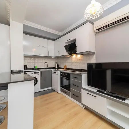 Refreshing Flat Close To Kaleici In Muratpasa אנטליה