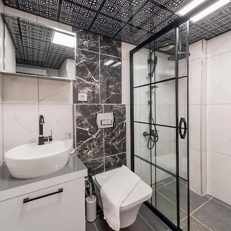Refreshing Flat Close To Kaleici In Muratpasa דירה אנטליה